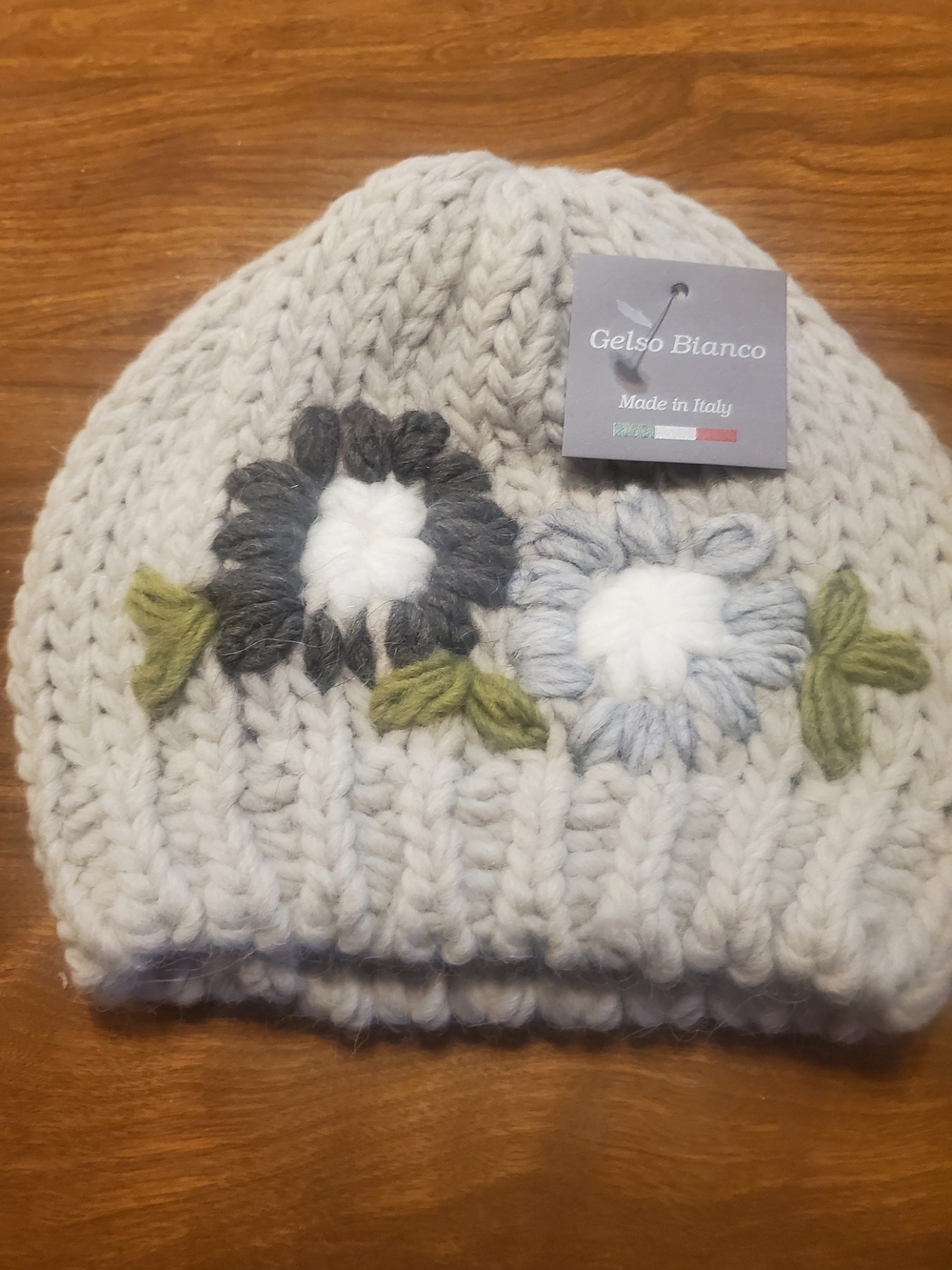 Gelso Bianco Cream Knitted Flower Beanie